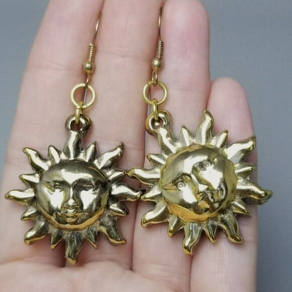 Vintage Sun Earrings, Dangle Gold Tone with Face, Radiant Boho Retro 80s Style - Picture 1 of 6